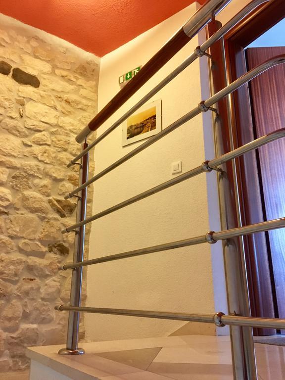 Apartments Feral トロギール エクステリア 写真